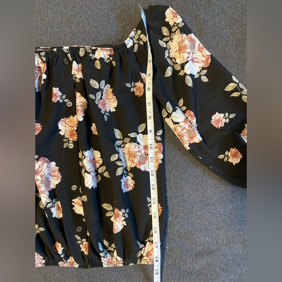 Cropped Floral Blouse - Picture 4 of 5